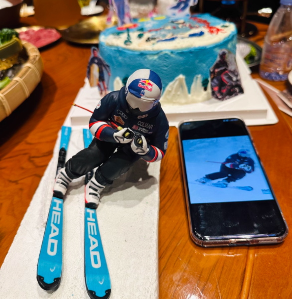 Artwork ID 236-Custom Soft Clay Figurine – Skier – 23 cm (9.1 in) (Customer has given explicit consent to display this work as a showcase example)