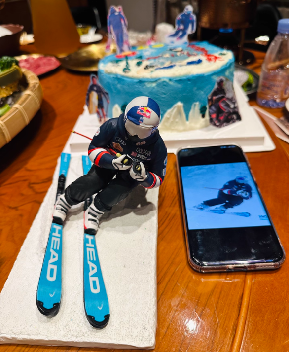 Artwork ID 236-Custom Soft Clay Figurine – Skier – 23 cm (9.1 in) (Customer has given explicit consent to display this work as a showcase example)