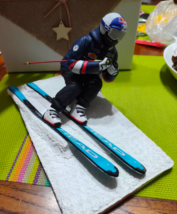 Artwork ID 236-Custom Soft Clay Figurine – Skier – 23 cm (9.1 in) (Customer has given explicit consent to display this work as a showcase example)